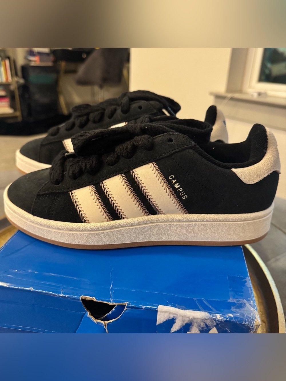 Adidas Campus Black & White Suede Sneakers 7 women’s New in Box - Picture 2 of 8